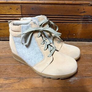 Sorel Evie Lace Up Boots Womens 8.5 Wedge Beige & Gray Suede Ankle Booties